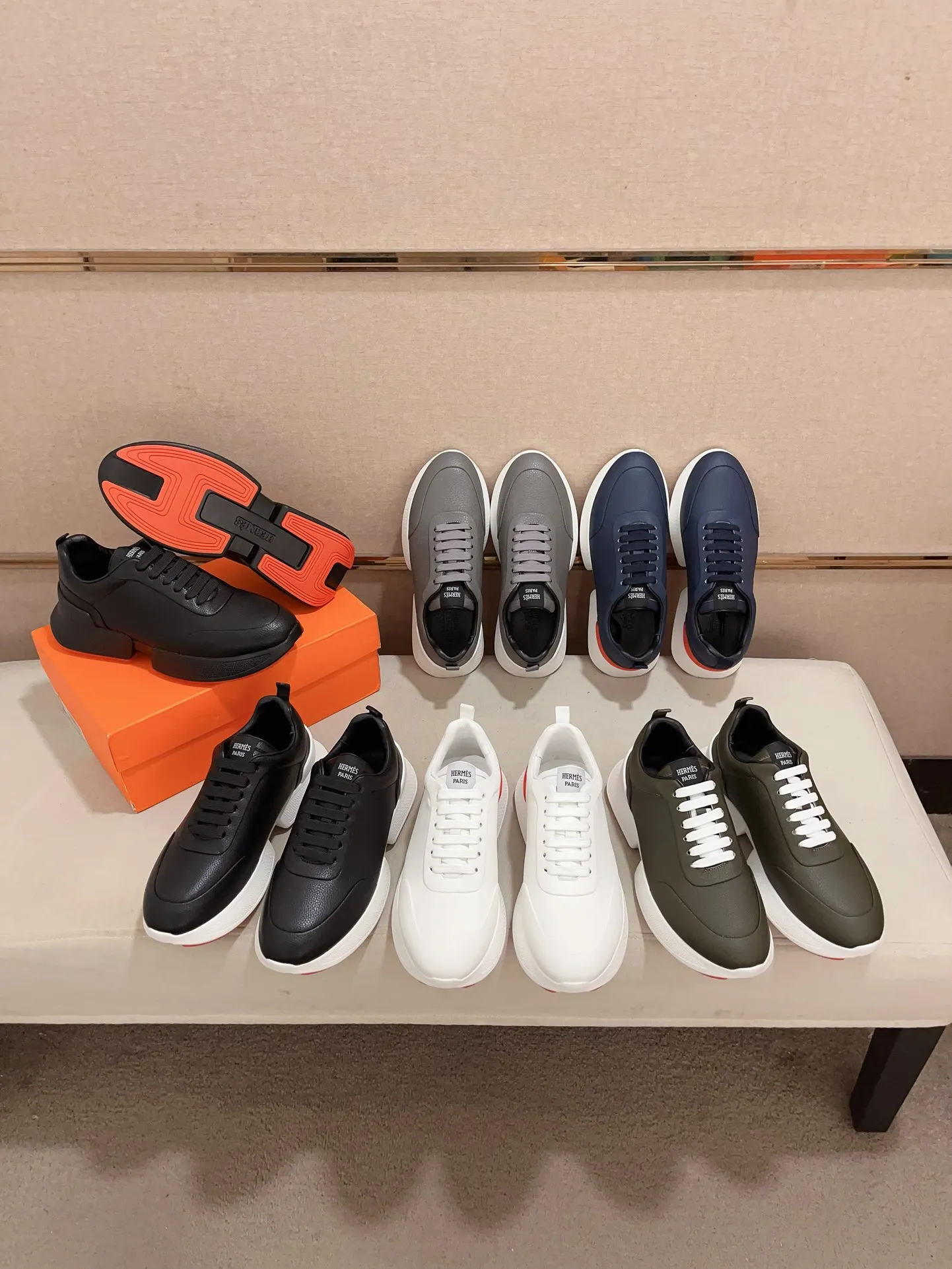 Men's clothing and shoes💰: 442💰《HERMES》【Classic original single version】Hermès; top 🔝purchase agent🔍🔍men's latest 🇺🇸 counter sales simultaneously, imported from Italy original ▲▲cowhide ▲▲ (high-end, nobility, class) ) Exquisite workmanship (Italian 🇮🇹 imported water-dyed 🐂 cowhide lining) sole: original sole provided by the original factory, ⚠️exclusive double-layer activity·TPR·rubber·combined molded outsole; super comfortable·wear-resistant·non-slip·environmental protection The real thing is more beautiful if you take the real thing (high quality, follow the order). You can enter and exit the counter at will * Number of yards: 38-44 (45 can be customized and cannot be returned or exchanged)